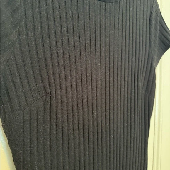 Backless Ribbed Knit Dress - Picture 4 of 4